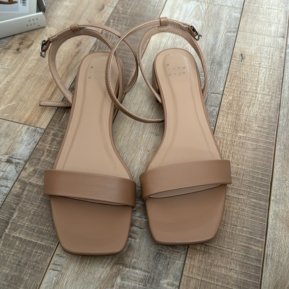 Women’s sandals - Picture 2 of 4